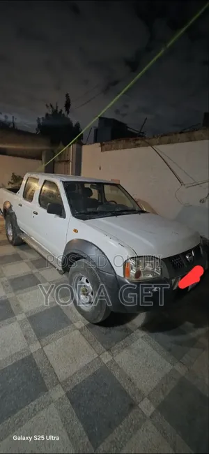 Nissan NP300 2007 White