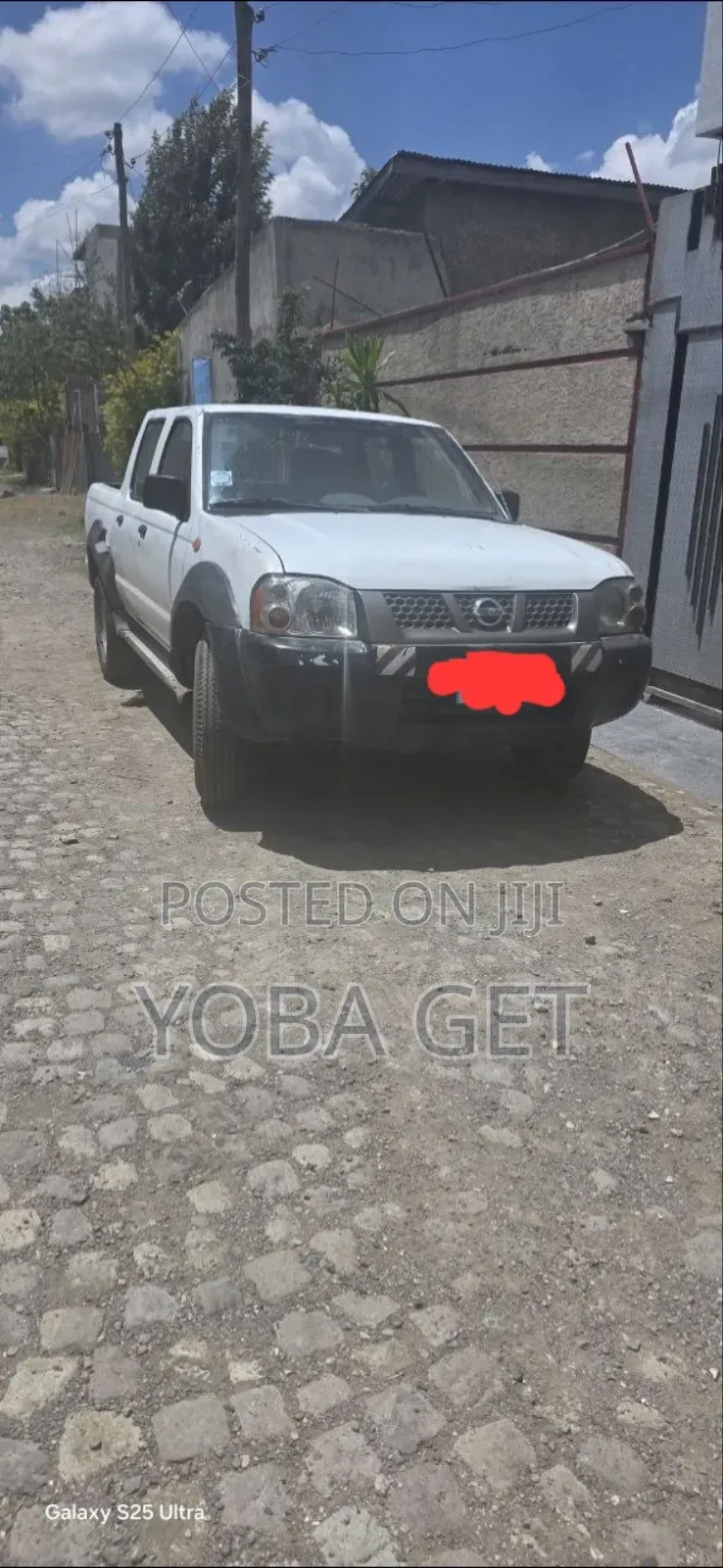 Nissan NP300 2007 White