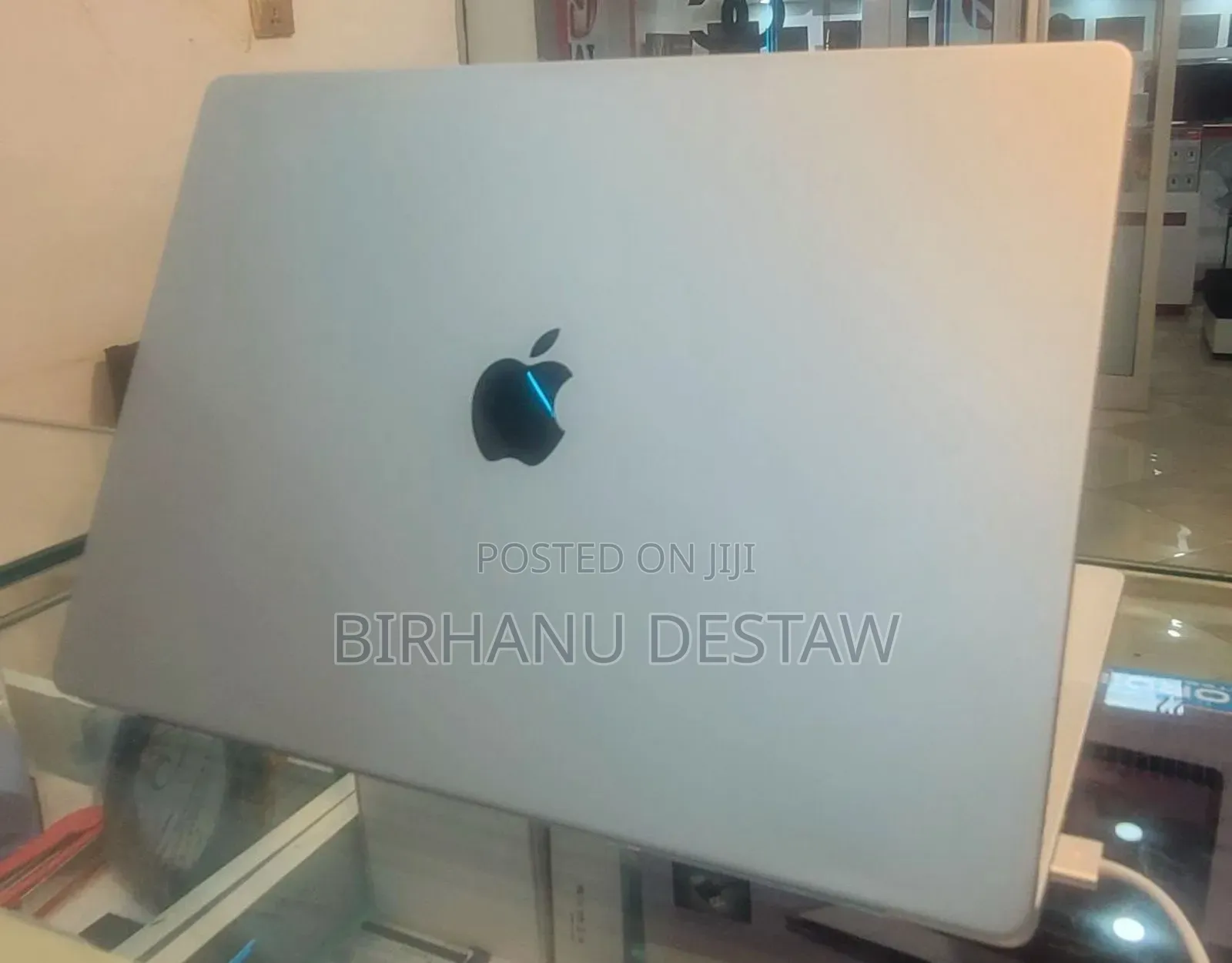 New Laptop Apple MacBook Pro 2021 M1 32GB Apple M1 Max SSD 1T