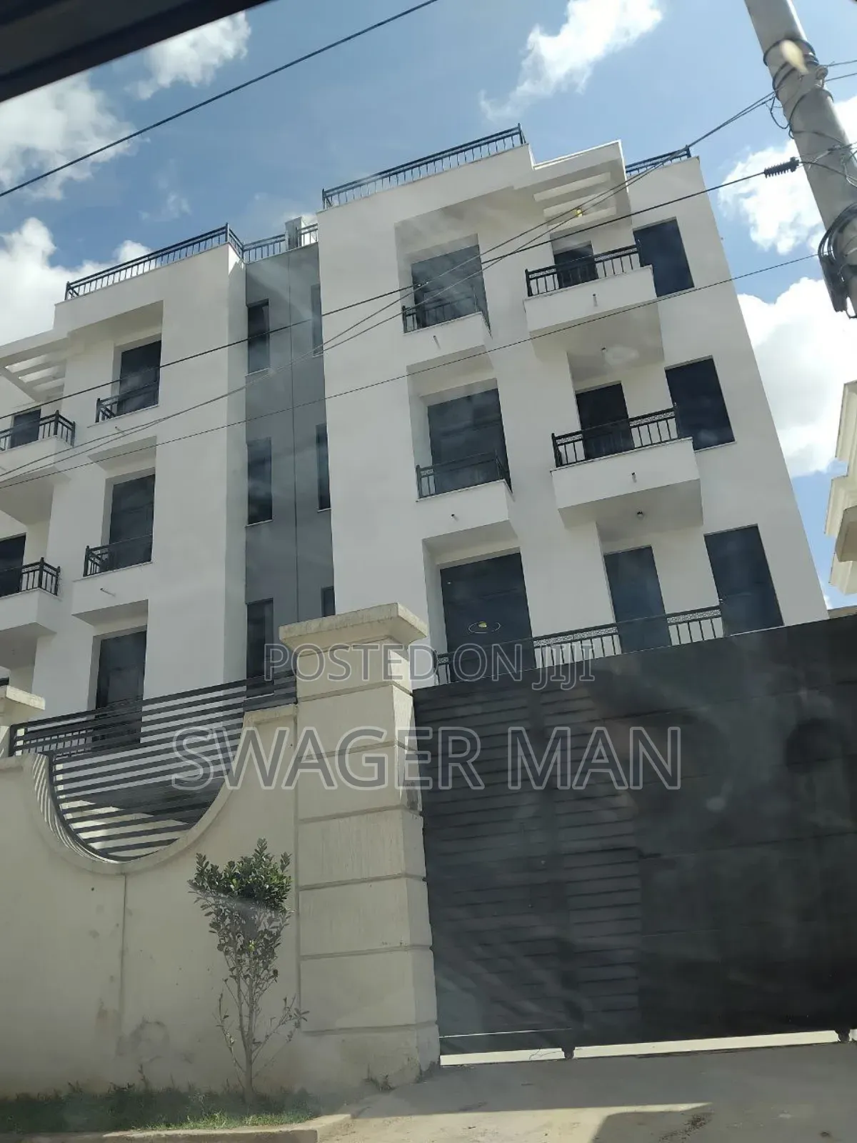 Furnished 10bdrm Townhouse/Terrace in Ayat, Yeka for sale