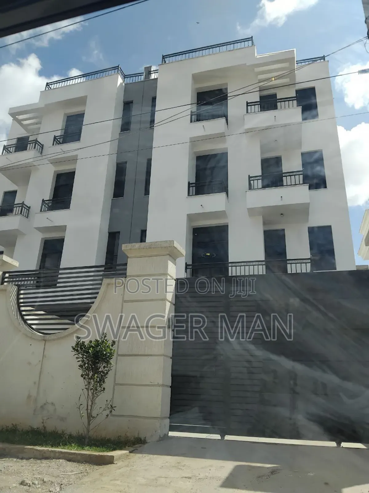 Furnished 10bdrm Townhouse/Terrace in Ayat, Yeka for sale