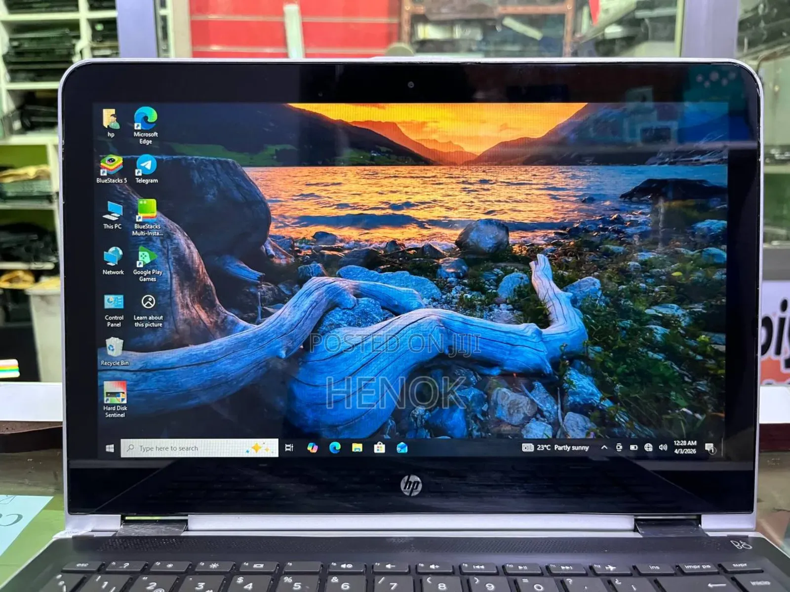 Laptop HP Pavilion x360 8GB Intel Core i5 HDD 1T