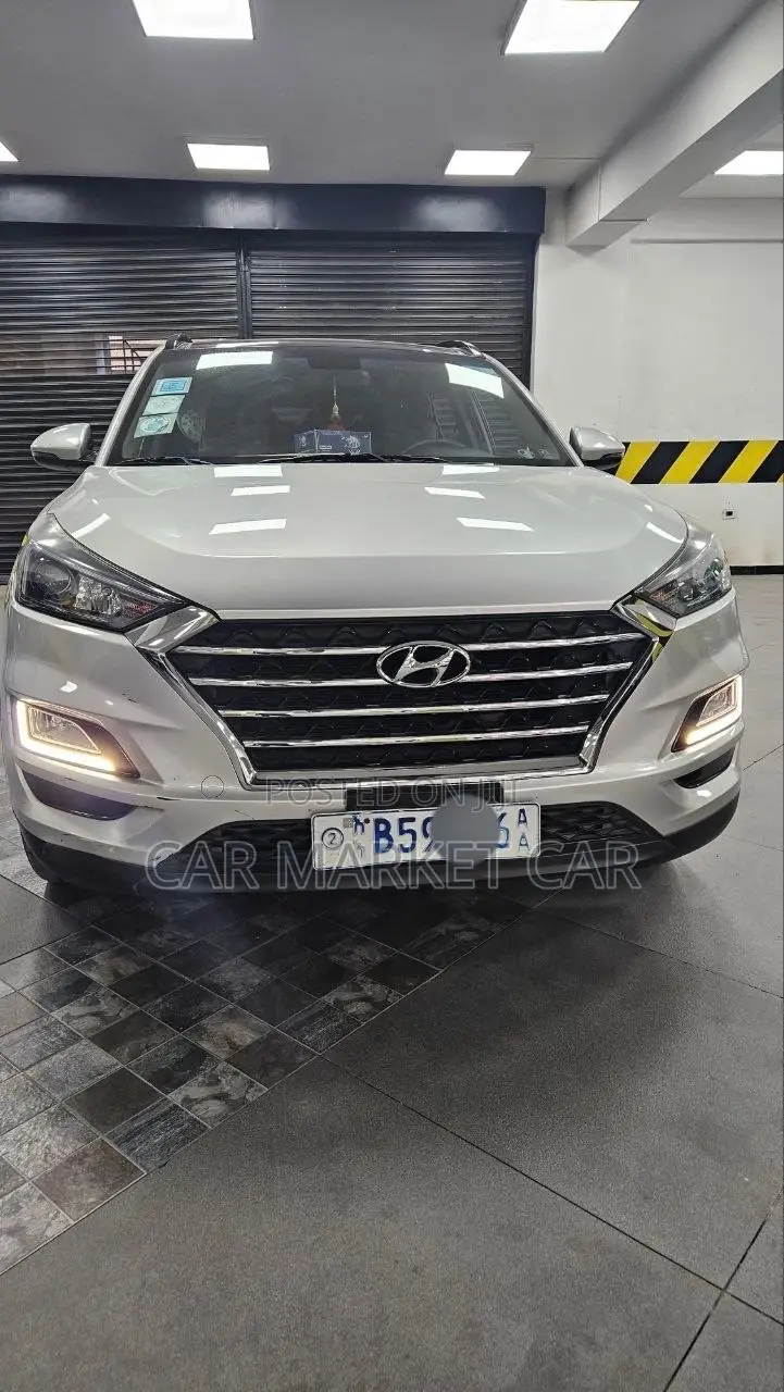 Hyundai Tucson SE AWD 2019 Silver