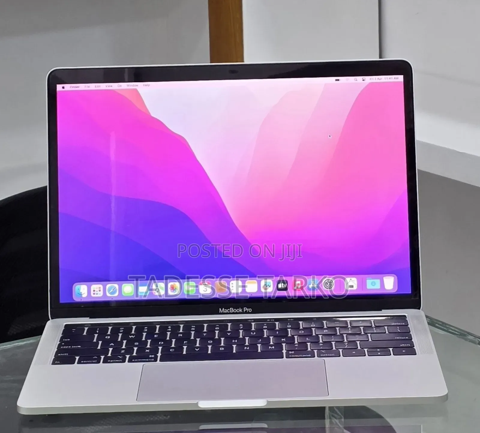 New Laptop Apple MacBook Pro 2019 8GB Intel Core i5 SSD 128GB
