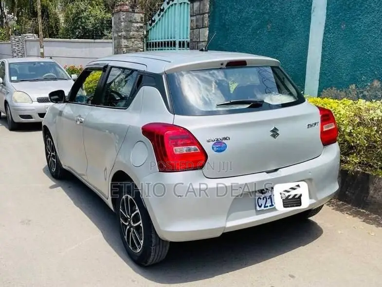Suzuki Dzire 2022 Silver