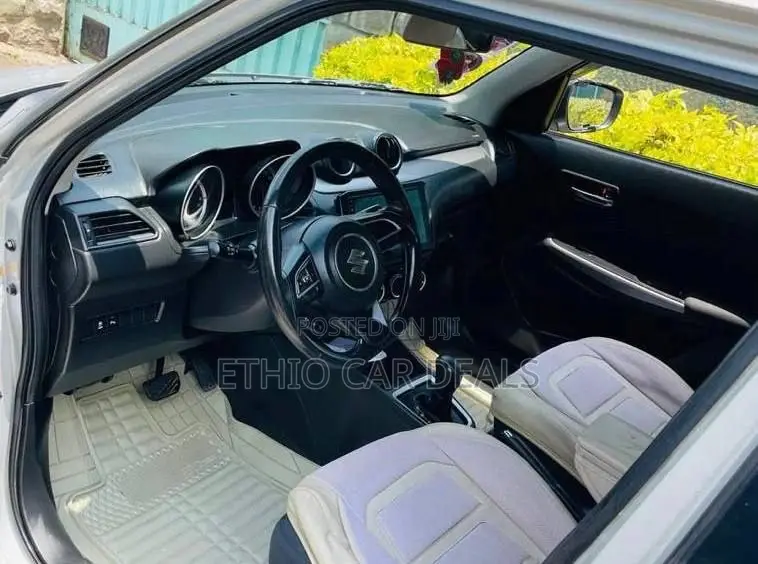 Suzuki Dzire 2022 Silver