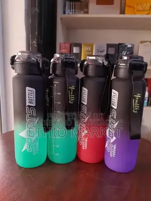 Large 1 Litre Sports Water Bottle With Fast Flow Lid.