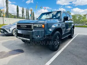 New Toyota Land Cruiser Prado 2.8 2025 Gray