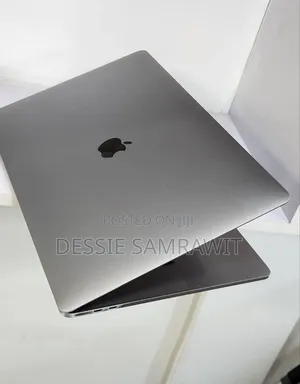 New Laptop Apple MacBook Pro 2018 32GB Intel Core i9 SSD 512GB