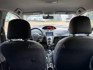 Toyota Yaris 2010 Silver
