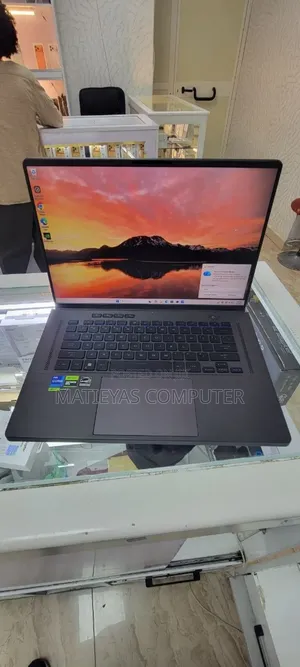 New Laptop Asus ROG Zephyrus G16 16GB Intel Core i7 SSD 512GB