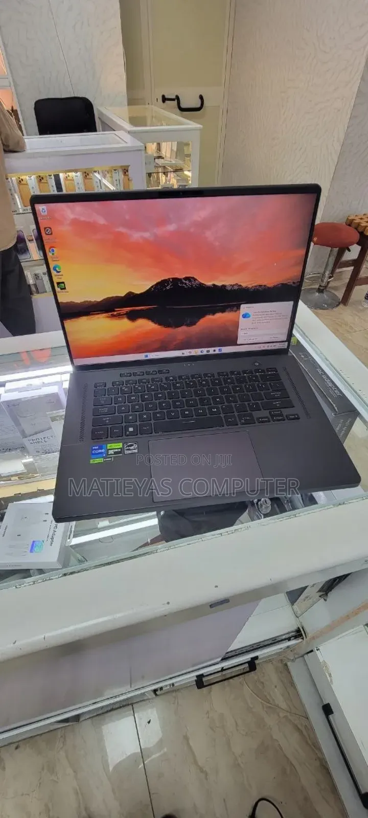 New Laptop Asus ROG Zephyrus G16 16GB Intel Core i7 SSD 512GB