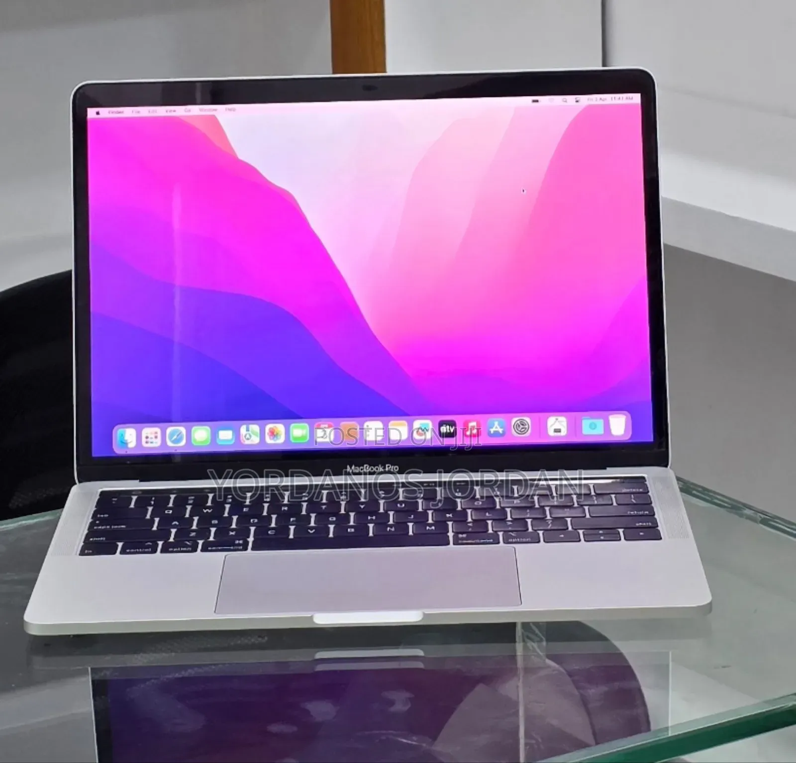 New Laptop Apple MacBook Pro 2019 8GB Intel Core i5 SSD 128GB