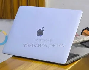 New Laptop Apple MacBook Pro 2019 8GB Intel Core i5 SSD 128GB