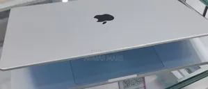 New Apple MacBook Pro 2023 M2 Max 16-inch 32GB Apple M1 Max SSD 1T