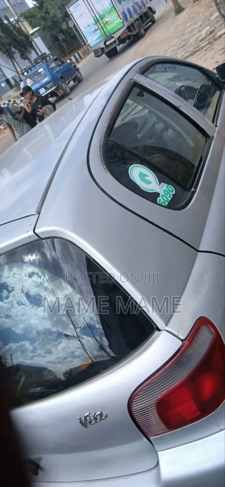 Toyota Vitz 2001 Silver