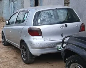 Toyota Vitz 2001 Silver
