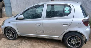 Toyota Vitz 2001 Silver