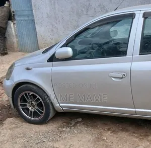 Toyota Vitz 2001 Silver