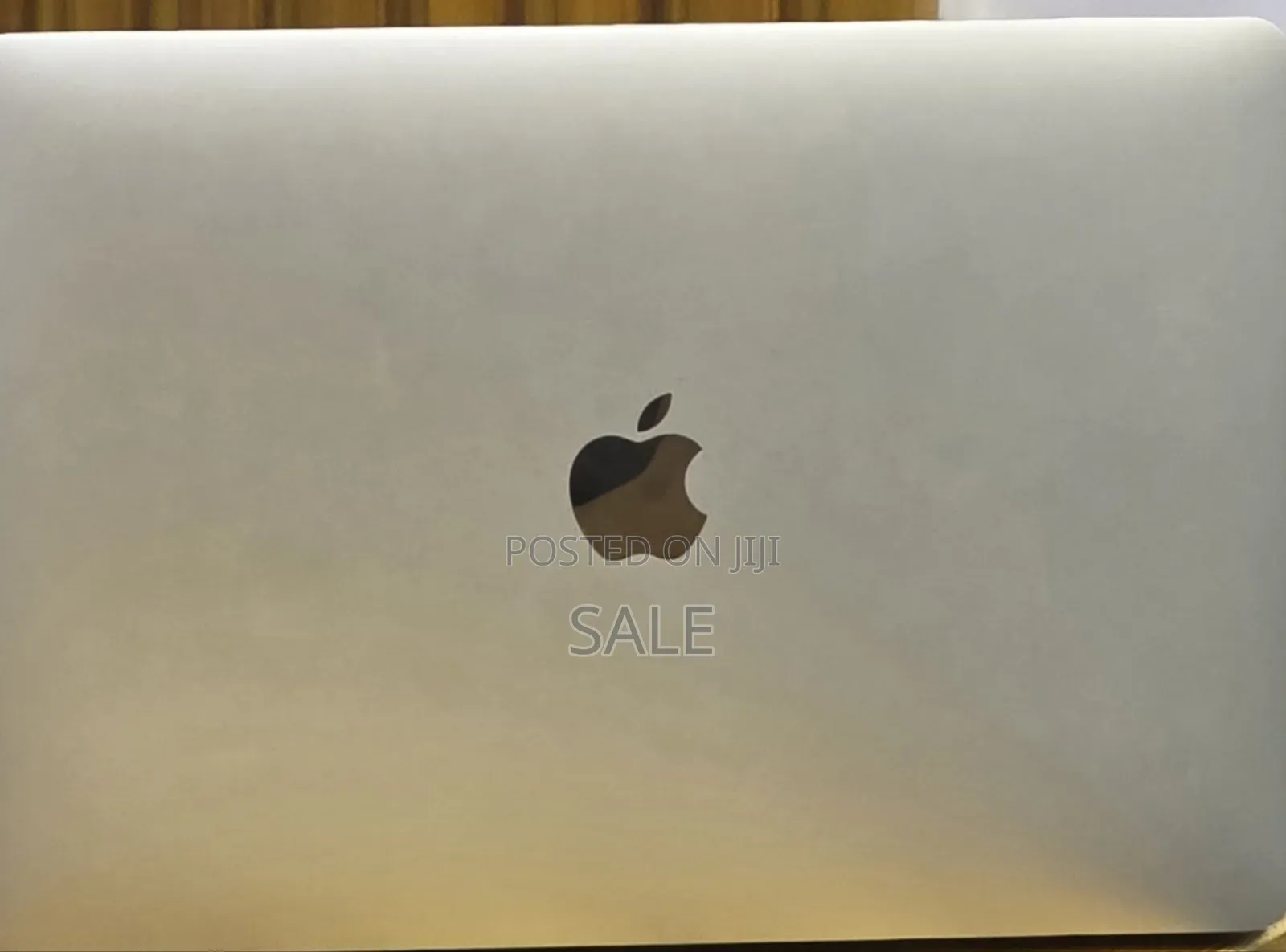 New Laptop Apple MacBook Pro 2019 8GB Intel Core i5 SSD 256GB