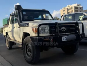 Toyota Land Cruiser 2014 White