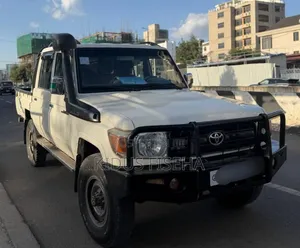 Toyota Land Cruiser 2014 White