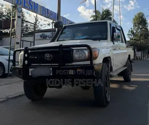 Toyota Land Cruiser 2014 White
