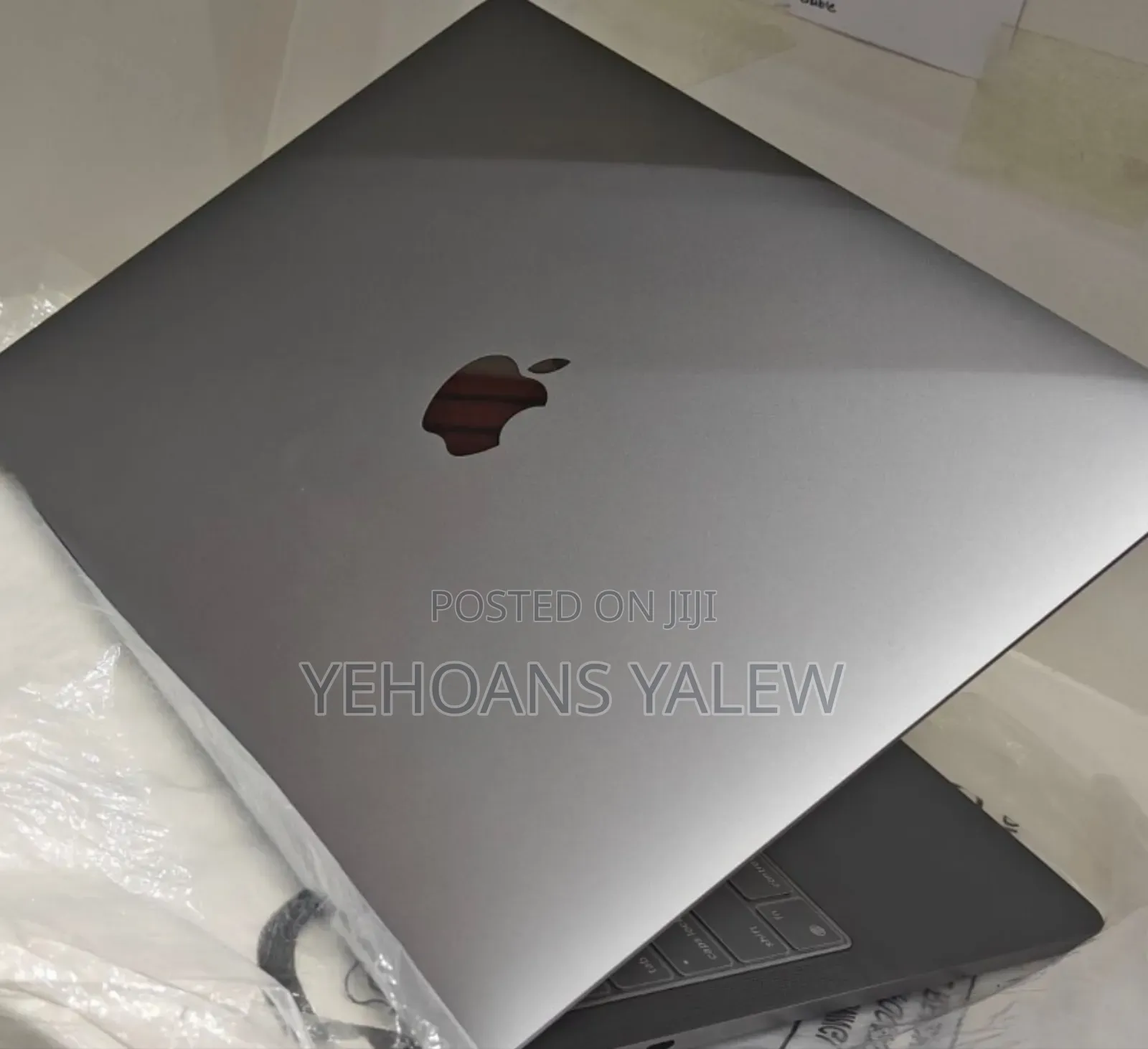 New Laptop Apple MacBook Pro M1 8GB Apple M1 SSD 256GB