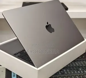 Laptop Apple MacBook Air 2022 M2 8GB Apple M2 SSD 512GB