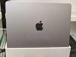 Laptop Apple MacBook Air 2022 M2 8GB Apple M2 SSD 512GB