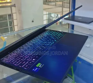 New Laptop Acer Predator Helios 18 PH18-71 16GB Intel Core i9 SSD 1T