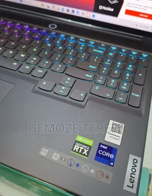 New Laptop HP 14S 8GB Intel Xeon SSD 512GB