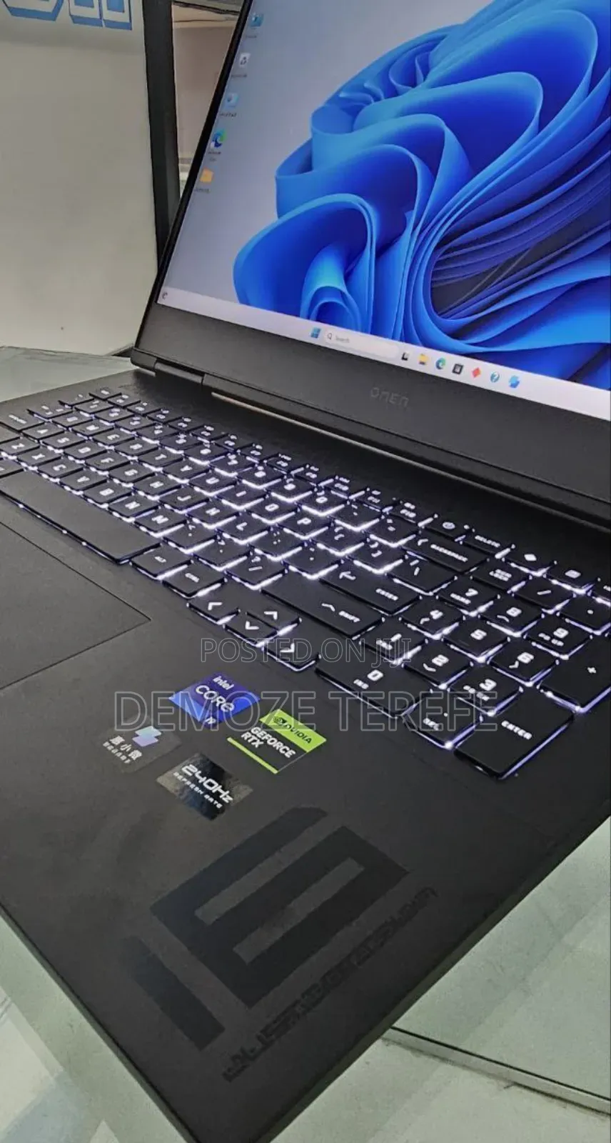 New Laptop HP 14S 8GB Intel Xeon SSD 512GB