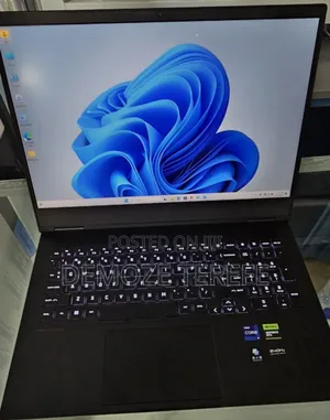 New Laptop HP 14S 8GB Intel Xeon SSD 512GB