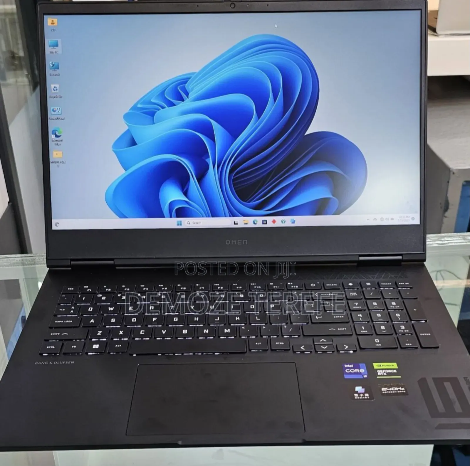 New Laptop HP 14S 8GB Intel Xeon SSD 512GB