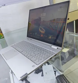 New Laptop Lenovo Yoga 7i 12GB Intel Core i7 SSD 512GB