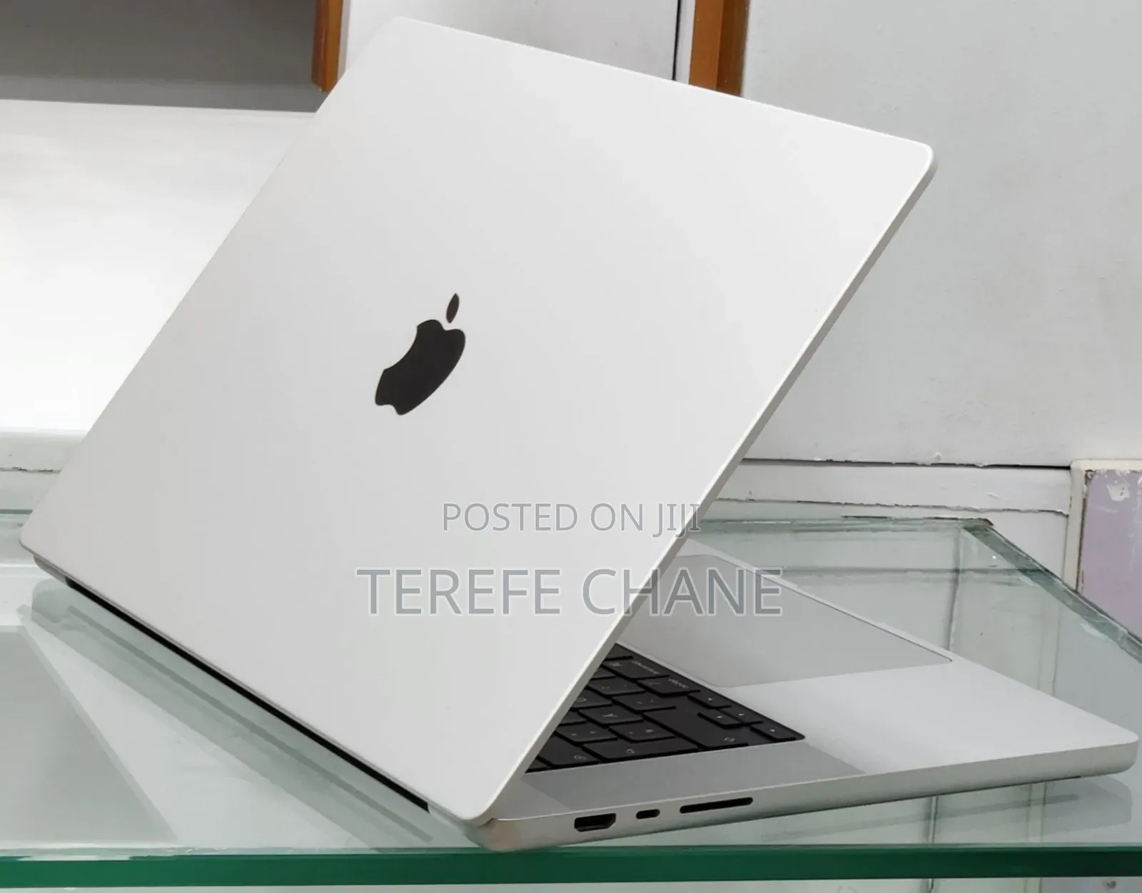 New Laptop Apple MacBook Pro M1 16GB Apple M1 Pro SSD 512GB