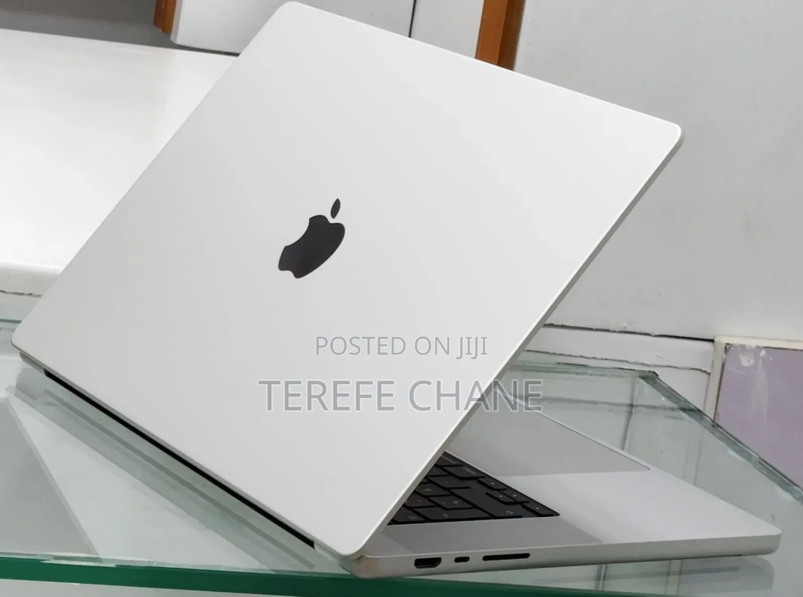 New Laptop Apple MacBook Pro M1 16GB Apple M1 Pro SSD 512GB