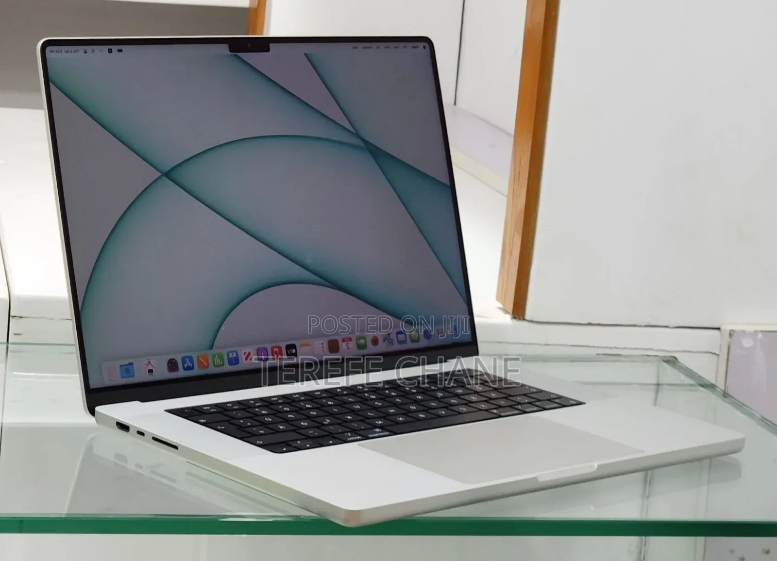 New Laptop Apple MacBook Pro M1 16GB Apple M1 Pro SSD 512GB