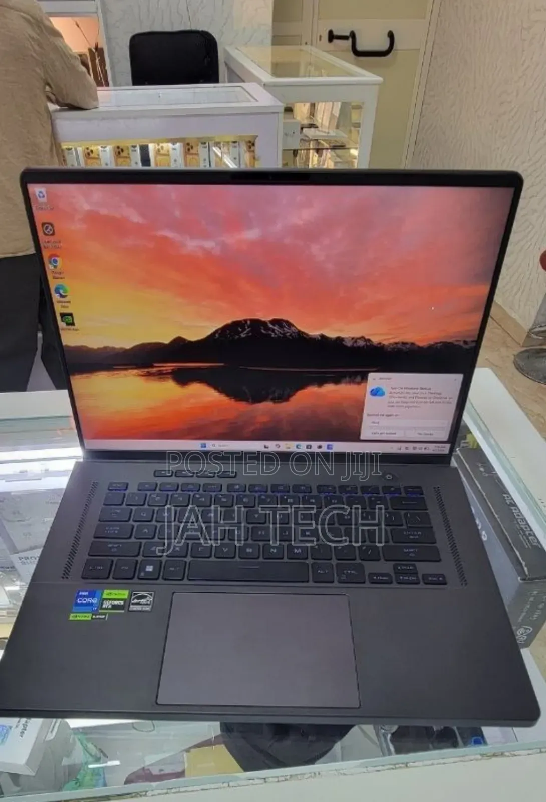 New Laptop Asus ROG Zephyrus G16 16GB Intel Core i7 SSD 512GB