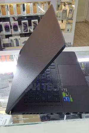 New Laptop Asus ROG Zephyrus G16 16GB Intel Core i7 SSD 512GB