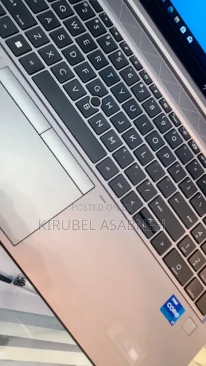 New Laptop HP ZBook Studio G8 16GB Intel Core i7 SSD 512GB