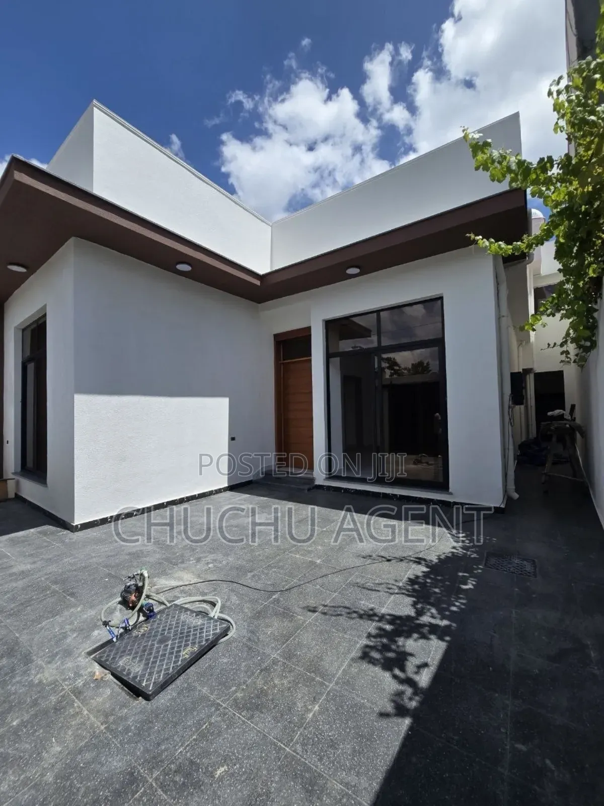 5bdrm House in Bole for sale