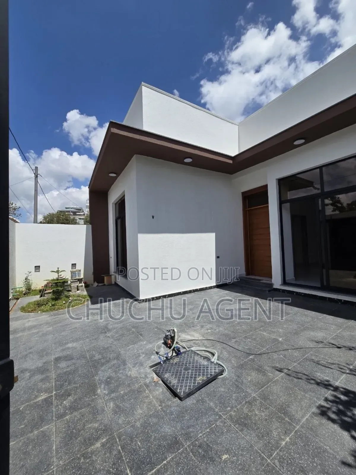 5bdrm House in Bole for sale