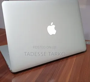 New Laptop Apple MacBook 2015 8GB Intel Core i5 SSD 256GB