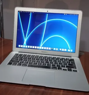 New Laptop Apple MacBook 2015 8GB Intel Core i5 SSD 256GB