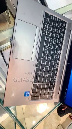 New Laptop HP ZBook Firefly G8 16GB Intel Core i7 SSD 512GB