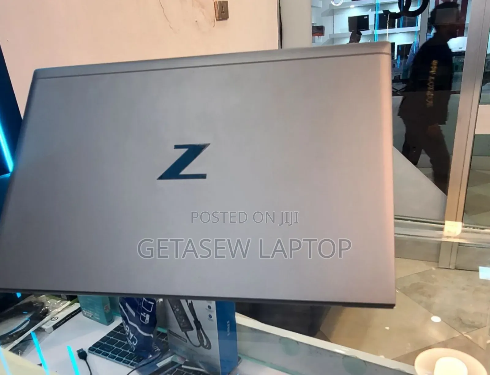 New Laptop HP ZBook Firefly G8 16GB Intel Core i7 SSD 512GB