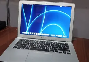 New Laptop Apple MacBook Pro M1 8GB Intel Core i5 SSD 128GB