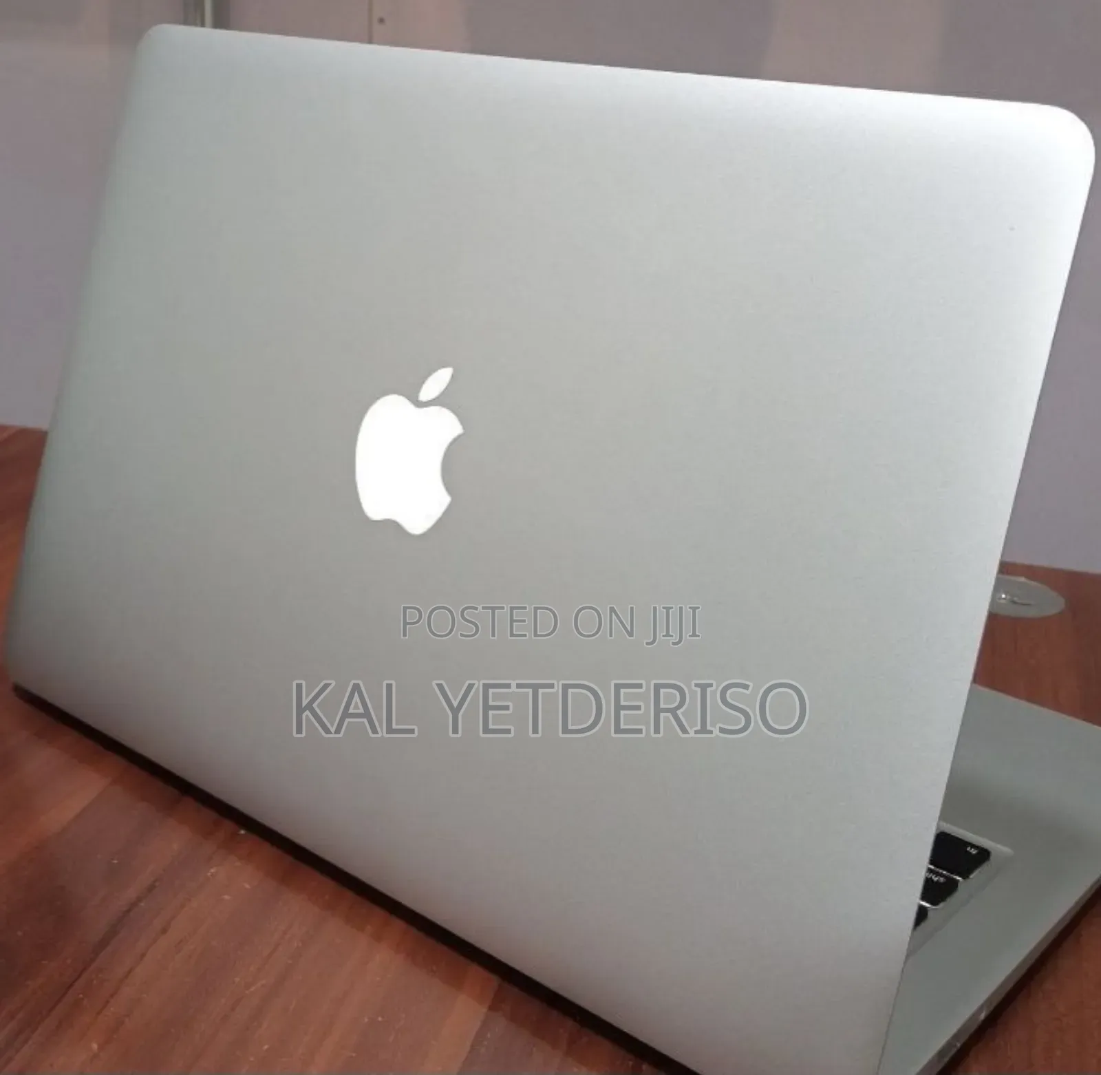 New Laptop Apple MacBook Pro M1 8GB Intel Core i5 SSD 128GB
